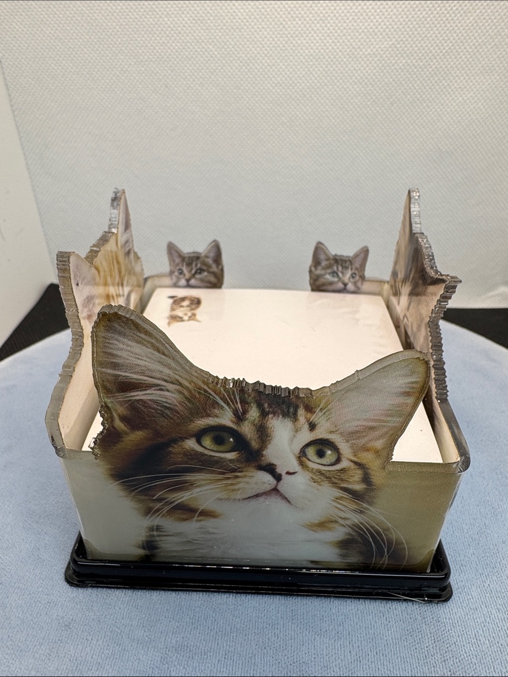 Sculptured Acrylic Cat Note Holder - Cream Kitten - Picture 5 of 6